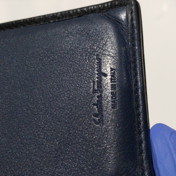 Salvatore Ferragamo Leather Gancini Long Black Bi-Fold Wallet – Luxury, Timeless - Picture 16 of 17